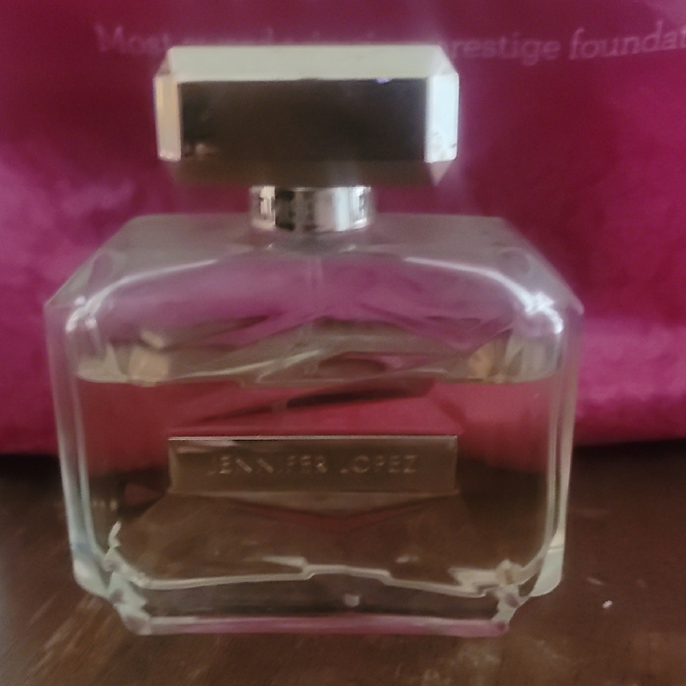 Jennifer Lopez Perfume Promise with Gold Cap